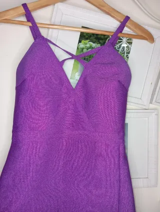 Vestido morado brillante tirantes cruzados ta m/L