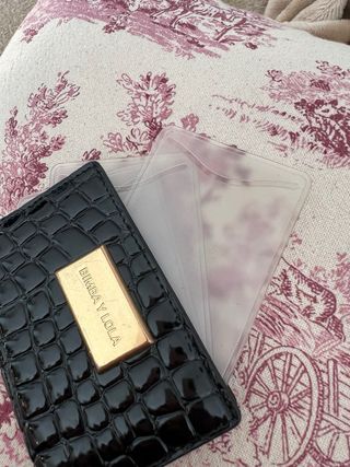 Tarjetero Bimba y Lola Negro y Dorado