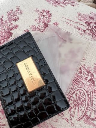 Tarjetero Bimba y Lola Negro y Dorado