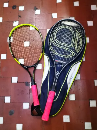 Raquetas de tenis con fundas