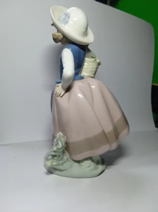 Figura Lladró Linda con Cesta 1983 Porcelana