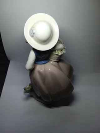 Figura Lladró Linda con Cesta 1983 Porcelana