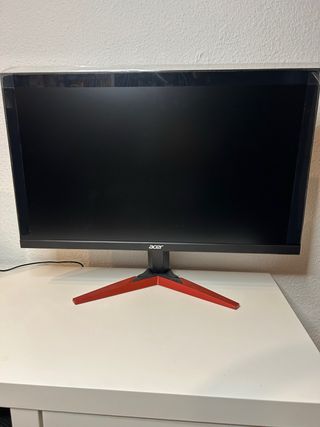 Monitor Acer Negro y Rojo + Teclado y Ratón gratis