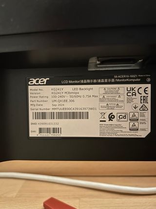 Monitor Acer Negro y Rojo + Teclado y Ratón gratis