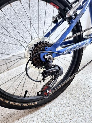 Bicicleta BH azul 20”