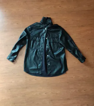 Chaqueta cuero Bershka Talla S mujer