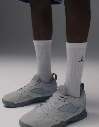 Zapatilla Deportiva Nike Jordan MVP 92 Gris Lobo.