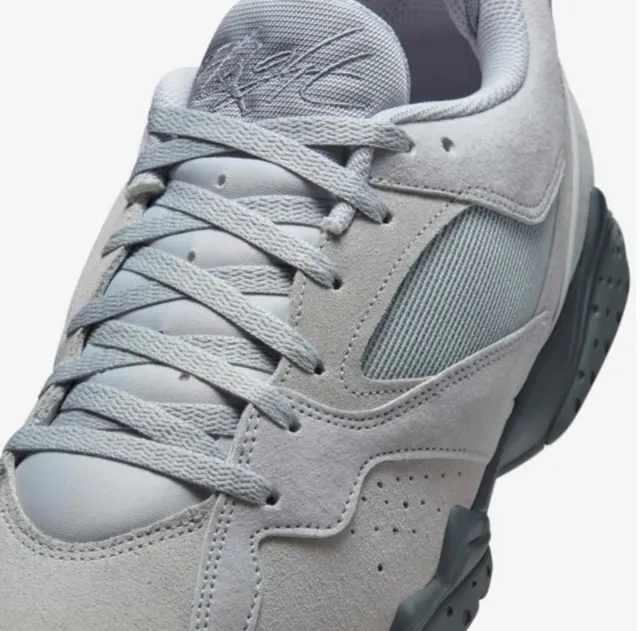 Zapatilla Deportiva Nike Jordan MVP 92 Gris Lobo.