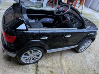 Moto Kawasaki y Coche Audi Q7 Eléctricos Niños