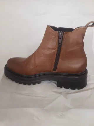 Botas de cuero marrón