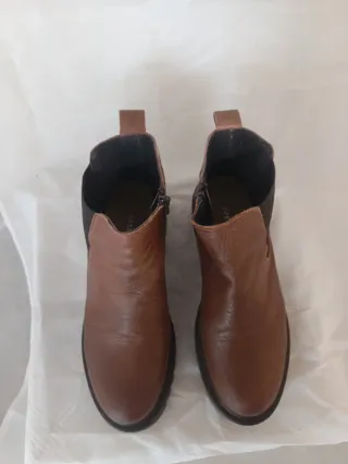 Botas de cuero marrón