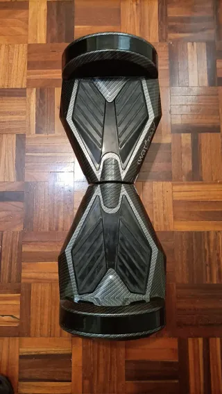 Hoverboard i8 Negro Carbono muy cuidado
