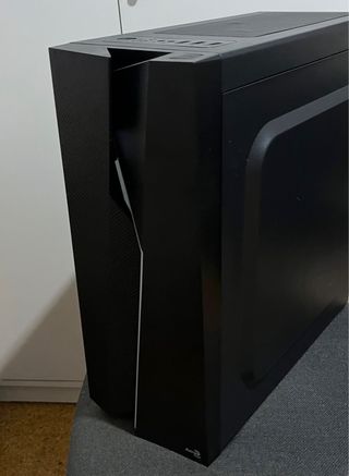 Caja PC Aerocool Negra Gama Baja