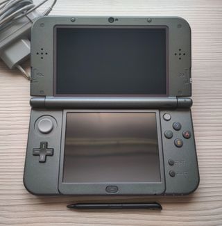 New Nintendo 3DS XL + Juegos