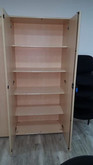 Armario de Oficina Alto de Madera