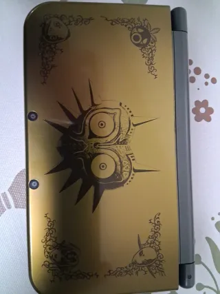 New Nintendo 3DS XL Majora's Mask Edición Dorada