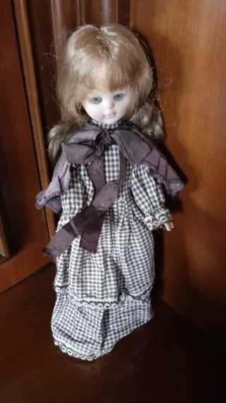 Bambola vintage da collezione