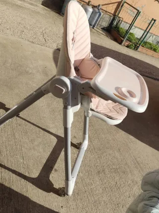 Trona de bebé rosa plegable
