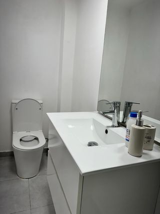 Se alquila habitacion en sabadell sud