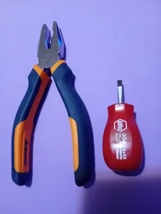 Pinza Garant e Cacciavite Wiha