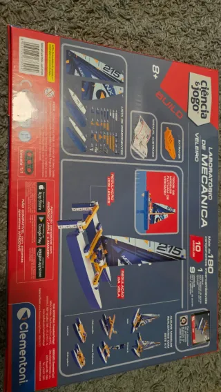 Kit Construção Clementoni Catamarã Flutuante