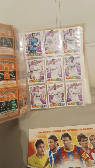 Álbumes de cromos de fútbol LIGA ADRENALYN