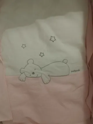 Minicuna cómoda con ruedas