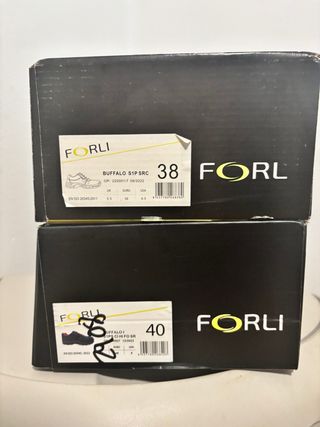 Calzado de seguridad punta de acero Talla 38 y 40.