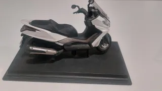 Maqueta Kymco Superdink 350/125cc Downtown