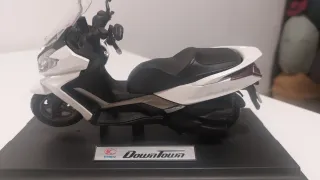 Maqueta Kymco Superdink 350/125cc