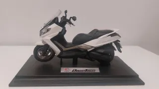 Maqueta Kymco Superdink 350/125cc