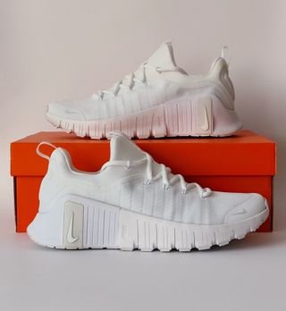 T42 - Nike Free Metcon 6 - White/Platinum tint