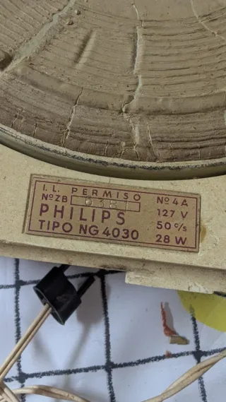 Giradischi vintage beige e rosso