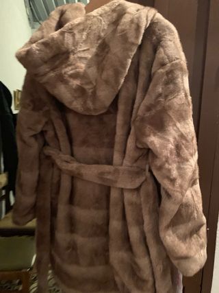 Abrigo pelo elegante y suave