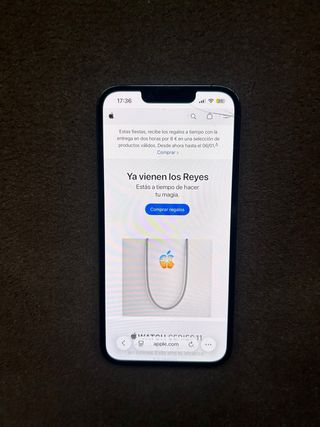 iPhone 13 Pro con Cable