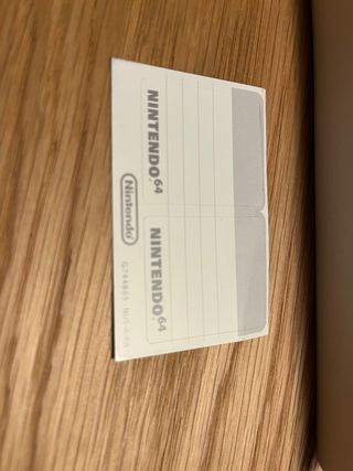 Nintendo 64 Controller Pak con pegatinas