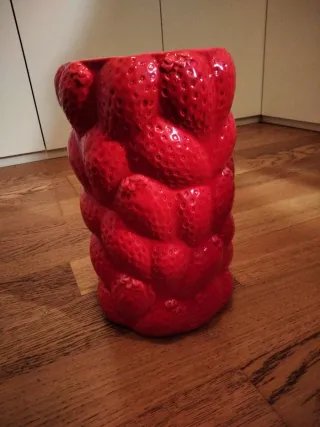 Vaso rosso fragole in porcellana