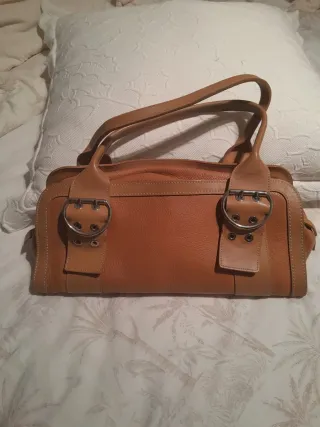 Bolso de piel color coñac