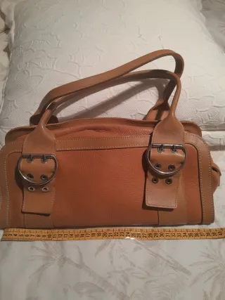 Bolso de piel color coñac