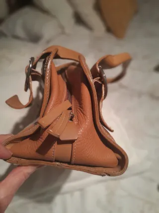 Bolso de piel color coñac