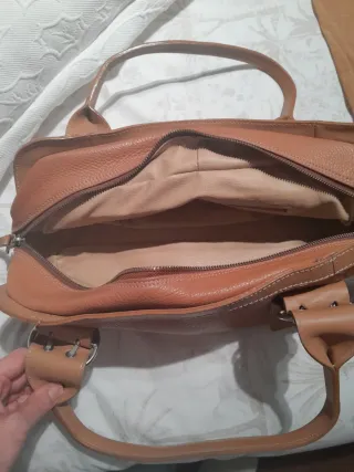 Bolso de piel color coñac