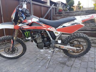 Se vende husqvarna 250te