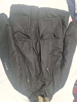 Cazadora niño negra con capucha 11-12 años