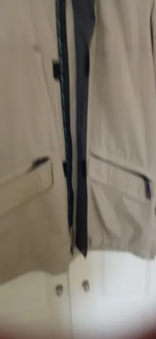 Chaquetón beige hombre con capucha