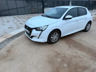 Peugeot 208 2021