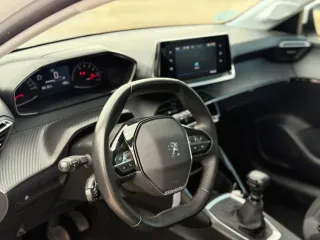 Peugeot 208 2021