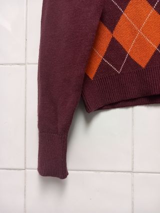 Jersey Pull and Bear rombos S color burdeos y nara