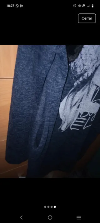 Jersey gris con estampado de chica