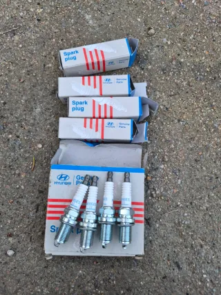 Bujías Hyundai Genuine Parts (4 unidades)