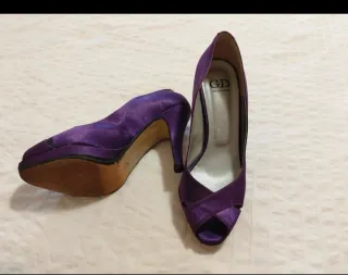 Zapatos de tacón morados